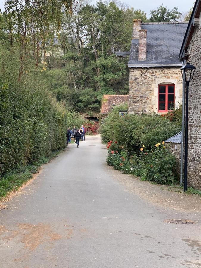Cote Jardin Bed & Breakfast Sainte-Suzanne  ภายนอก รูปภาพ