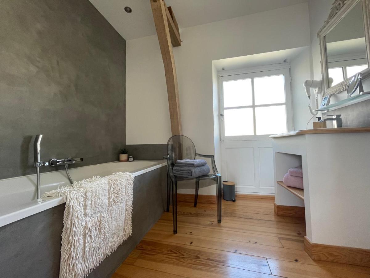 Cote Jardin Bed & Breakfast Sainte-Suzanne  ภายนอก รูปภาพ