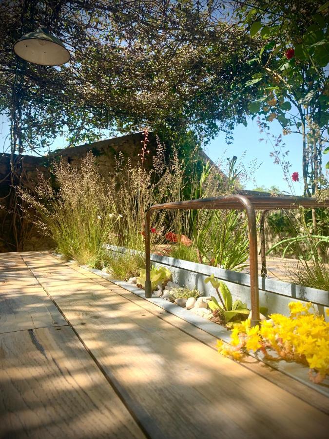 Cote Jardin Bed & Breakfast Sainte-Suzanne  ภายนอก รูปภาพ