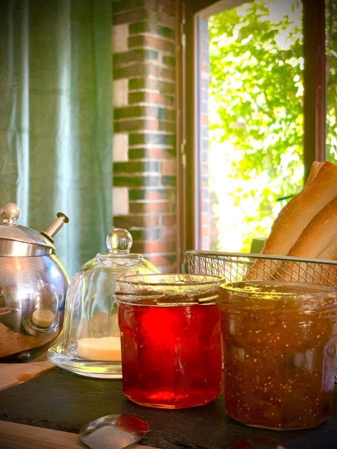 Cote Jardin Bed & Breakfast Sainte-Suzanne  ภายนอก รูปภาพ