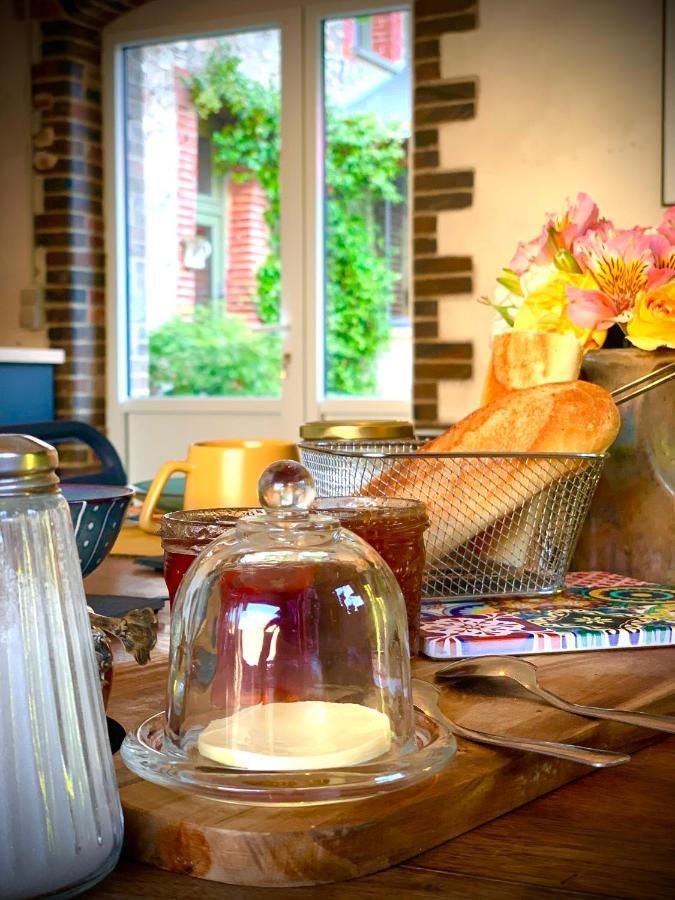 Cote Jardin Bed & Breakfast Sainte-Suzanne  ภายนอก รูปภาพ